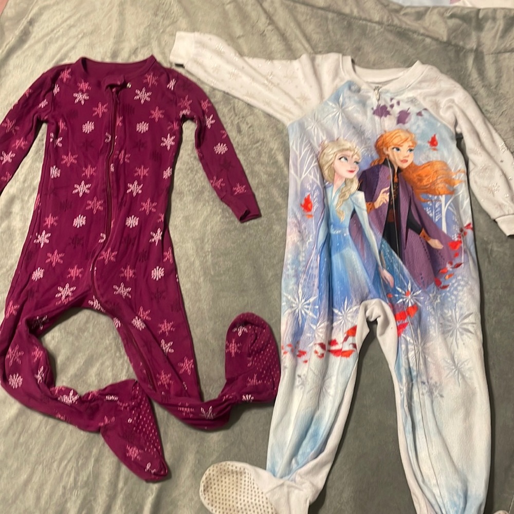 2 pair 3T footed pajamas